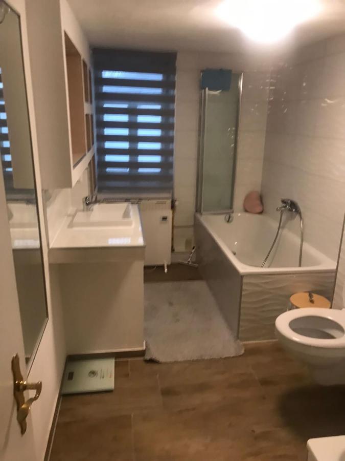 Apartment Seven's I *
