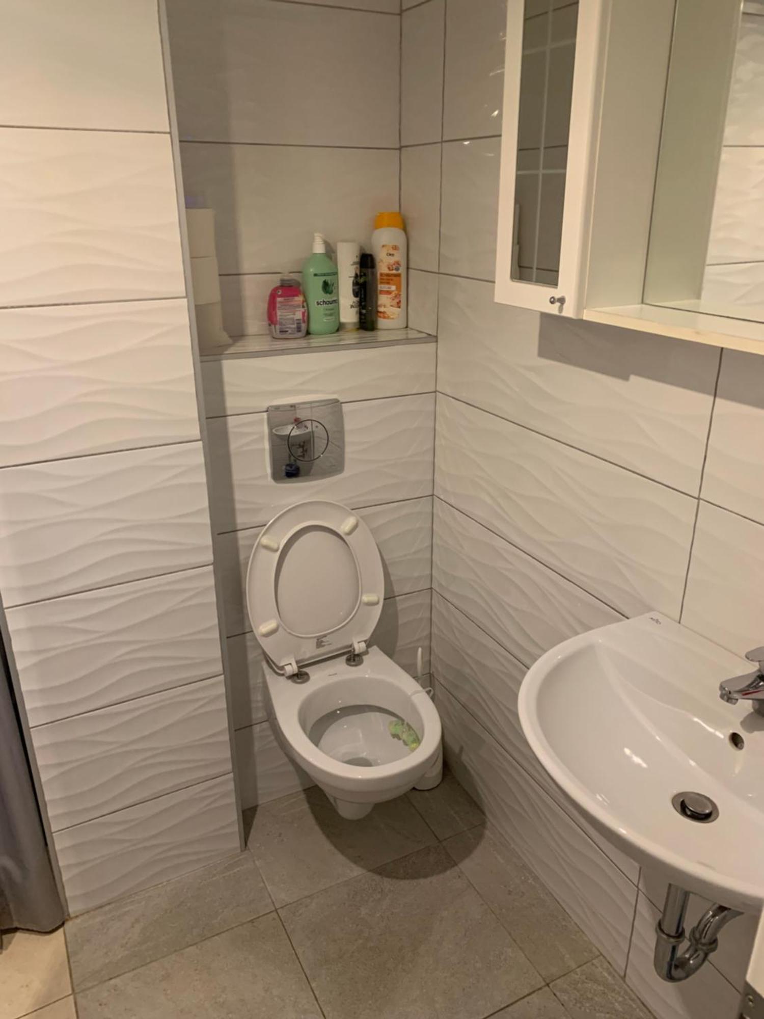 Seven's I Apartment